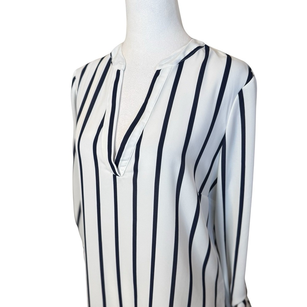Soho Navy White Striped V-Neck Blouse Medium Office Nautical Coastal NY & Co